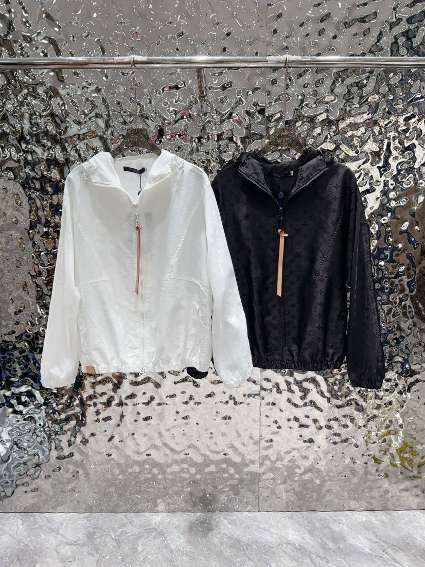 *New collections 
230 dhs💓
*good  quality  
*Sizes:S M L 
*AVAILABL

Zain231
♥️♥️♥️