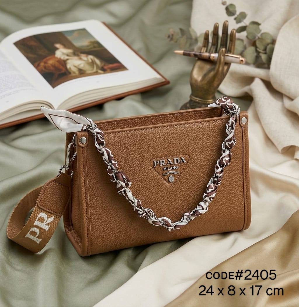24PRADA ᴄʀᴏssʙᴀɢ
ᴍᴀᴛᴛᴇ sᴏғᴛ ʟᴇᴀᴛʜᴇʀ
ᴡɪᴛʜ ᴄʜᴀɪɴ ᴛᴡɪʟʟʏ ʙᴇʟᴛ
ᴀɴᴅ ʟᴏɴɢ ᴛʀɪᴍ sᴛʀᴀᴘ
sɪʟᴠᴇʀ ʜᴀʀᴅᴡᴀʀ
sɪᴢᴇ : 24 cm

65 dhs✅

Zain31
♥️♥️♥️