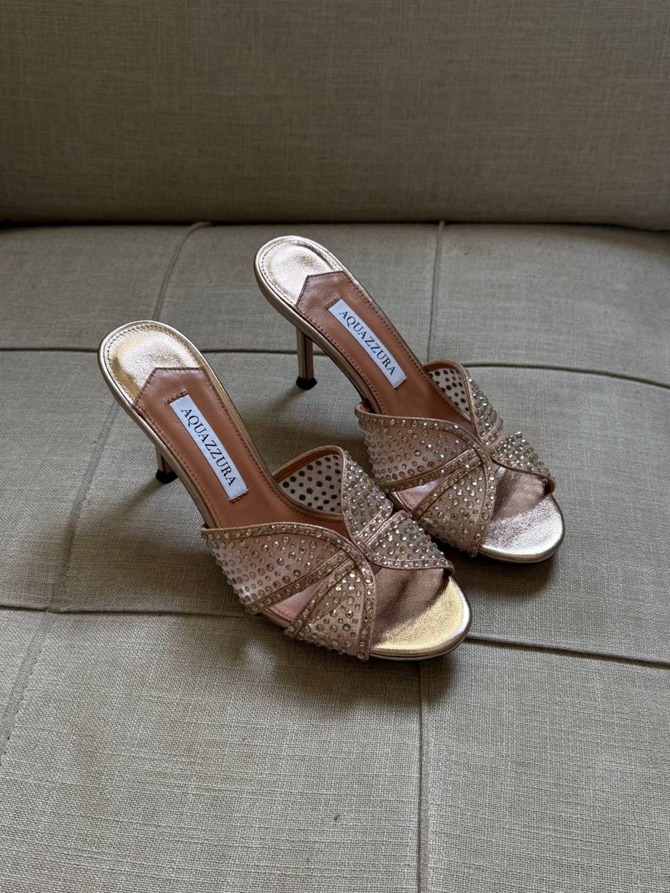 Aquazzura 🖤
✨ 𝐍𝐞𝐰 𝐂𝐨𝐥𝐥𝐞𝐜𝐭𝐢𝐨𝐧 
✨ 𝐒𝐮𝐩𝐞𝐫 𝐌𝐚𝐬𝐭𝐞𝐫 𝐐𝐮𝐚𝐥𝐢𝐭𝐲 
✨ 𝐀𝐯𝐚𝐢𝐥𝐚𝐛𝐥𝐞 𝐍𝐨𝐰 
✨ 𝐒𝐢𝐳𝐞𝐬: 𝟑𝟔 — 𝟒𝟏 
450 dhs✅

Zain298
♥️♥️♥️