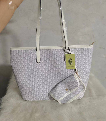 Goyard
70 dhs✅

Zain50
♥️♥️♥️