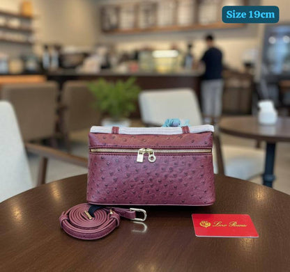 Loro Piana
Good quality 

with box 
🎁🎁🎁

75 dhs🪙🖤

Zain186
♥️♥️♥️