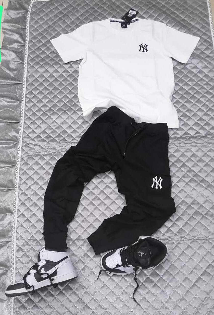 Kids tracksuit 

8 10 12 14 16 size 

75 dhs🇦🇪🇦🇪

Zain27
♥️♥️♥️