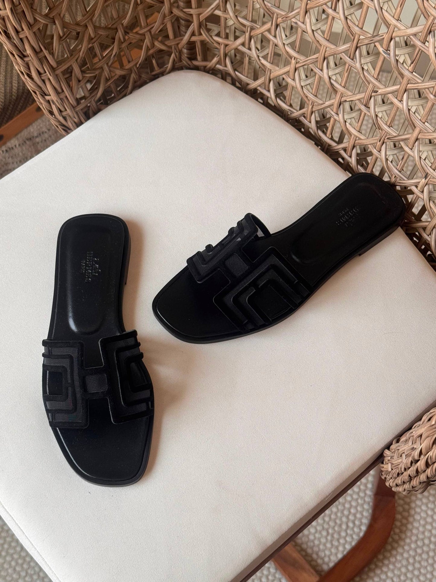 HERMES 
✨ Collection
👠 36–41
💎 Premium Quality
🔥 Super Master
450 dhs✅

Zain198
♥️♥️♥️