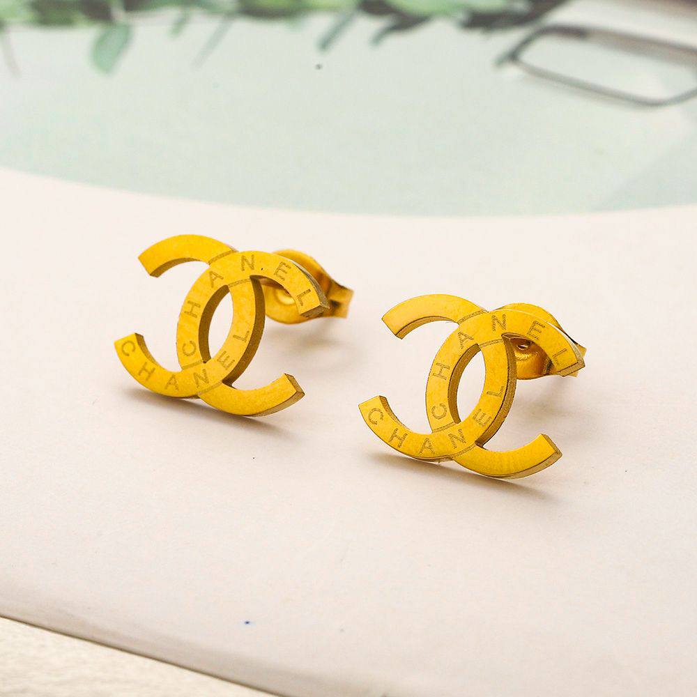 New arrival earrings 
30 dhs💓

Zain243
♥️♥️♥️