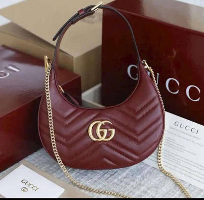 Gucci 
Good Quality 
With Box 
🎁🎁🎁

100 dhs🪙💚

Zain250
♥️♥️♥️