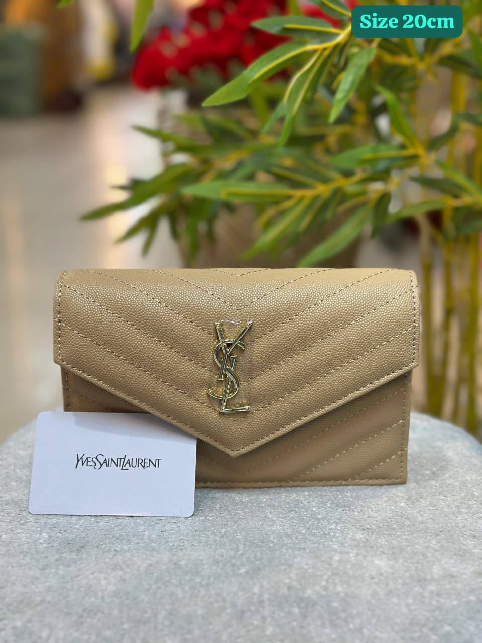 YSL
Good quality 
with box 🎁🎁🎁

85 dhs❣️

Zain186
♥️♥️♥️