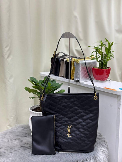 YSL
SIZE  ……… 34CM 🥰
95 dhs🪙🌨️
With box🌷

Zain244
♥️♥️♥️