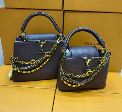 LV
27 cm 150 dhs💓
 20 cm 130 dhs💓
with box
🎁🎁🎁

Zain143
♥️♥️♥️