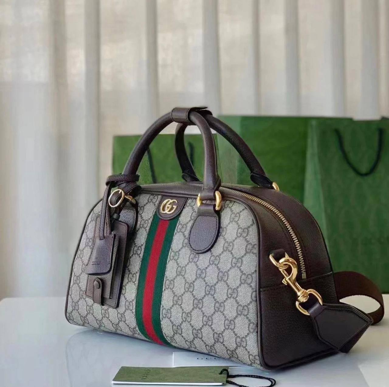 GUCCI 
NEW CAME HIGH QUALITY 


WITH BOX 
🎁🎁🎁

125 dhs💚


Zain39
♥️♥️♥️