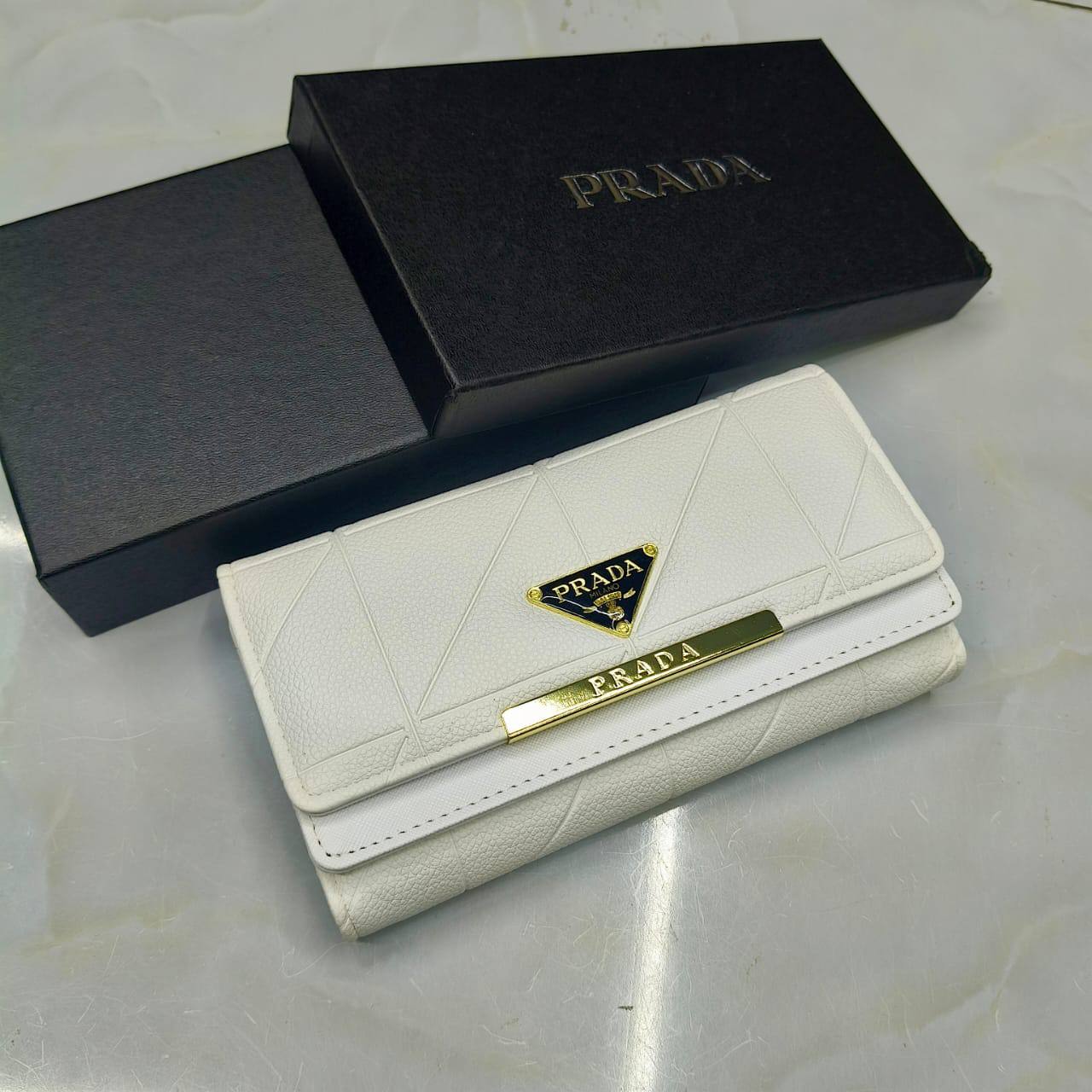 TRI-FOLD 𝗟𝗢𝗡𝗚 WALLET

WITH BOX
🎁🎁🎁

30 dhs🪙🌨️

Zain31
♥️♥️♥️