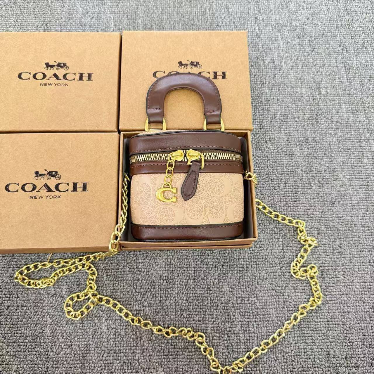 Coach
Size  11.5×10cm
withbox  
90 dhs💓

Zain04
♥️♥️♥️