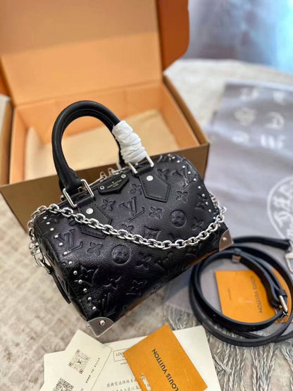 LV Master
26cm
330 dhs🪙🌨️

Zain228
♥️♥️♥️