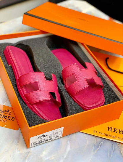 HERMES 
☘️ *SIZE  36  to 41 ☘️                                                                                                       
180 dhs💓

ZainK
♥️♥️♥️