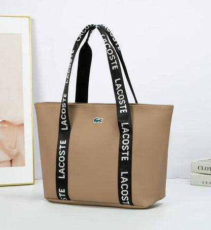 LACCOST BAG 

45 dhs🪙🌨️

Zain40
♥️♥️♥️