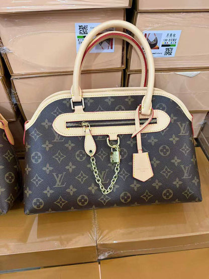 LV

withbox 
🎁🎁🎁

120 dhs🪙🌨️

Zain143
♥️♥️♥️
