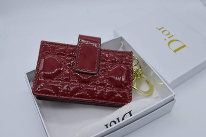 Dior Wallet
55 dhs🪙💕

Zain33
♥️♥️♥️
