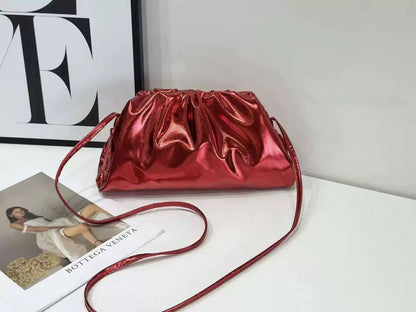 BOTTEGA

 NEW CAME
 GOOD QUALITY 

WITH BOX 
🎁🎁🎁

95 dhs🪙🌨️

Zain39
♥️♥️♥️