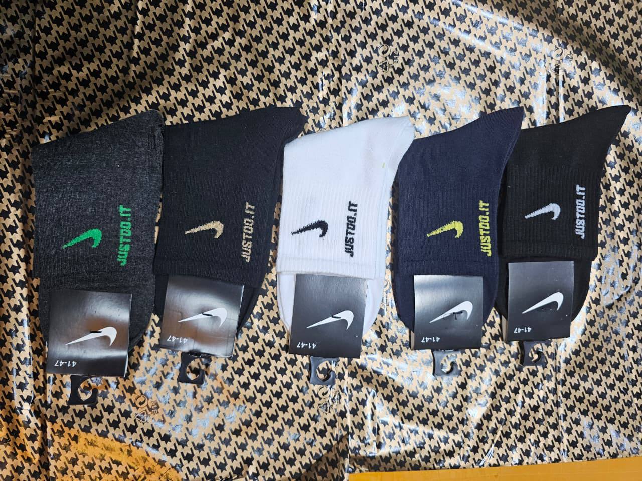 Socks 10 pcs  pack
Good quality high cut
55 dhs✅

Zain27
♥️♥️♥️
