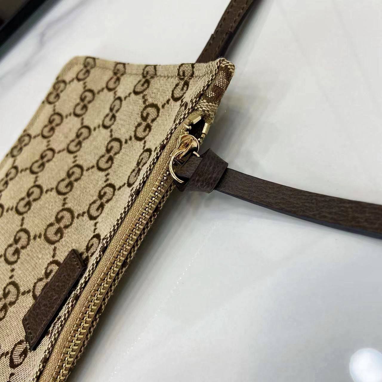 GUCCI 
COPY ONE NEW CAME 
150 DHS👑
Size: 50cm

Zain39
♥️♥️♥️