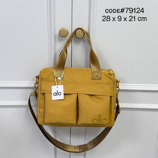 Alo Top Handle Bag
sʜᴏᴜʟᴅᴇʀ ᴄʀᴏssʙᴏᴅʏ
ᴢɪᴘᴘᴇʀ ᴛʏᴘᴇ
ғᴀʙʀɪᴄ ᴍᴀᴛᴇʀɪᴀʟ
ᴡɪᴛʜ ᴛʀɪᴍ ʟᴏɴɢ sᴛʀᴀᴘ
WITH HAT CHARMS
sɪᴢᴇ : 28 cm

75 dhs✅

Zain31
♥️♥️♥️