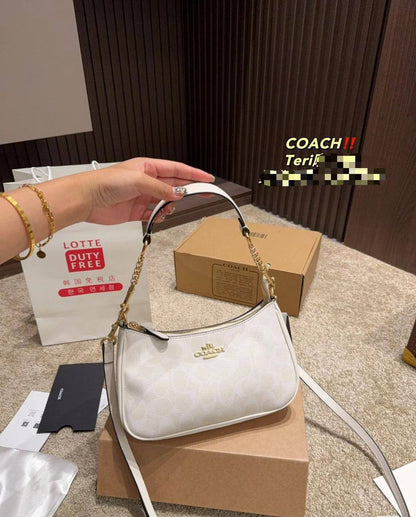 🌈 Coach Teri
1️⃣ First quality +🎁
Size : 24 * 15 * 7 cm
80 dhs🪙🌨️
with box 🎁

Zain115
♥️♥️♥️