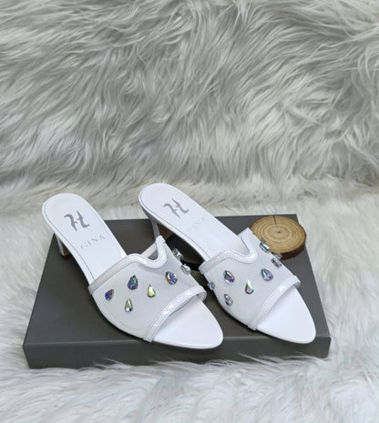 Gina 🌸
*master quality*🌸
*size: 36 to 42*🌸
280 dhs💓

Zain119
♥️♥️♥️