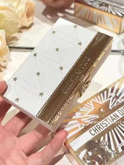 NEW DIOR EYE PALETTE
70 dhs✅

Zain01
♥️♥️♥️