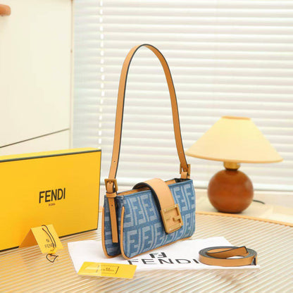 FENDI 
GOOD QUALITY 🔥
90 DHS✅
WITH BOX 📦 

Zain28
♥️♥️♥️