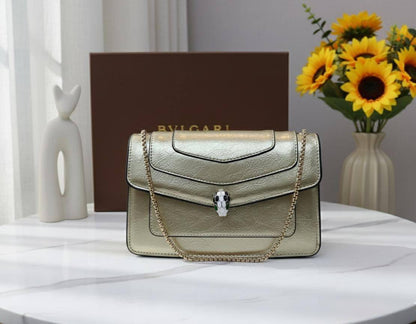 BVLGARI 🆕
GOOD QUALITY 💯
100 dhs🪙🖤

WITH BOX 📦

Zain28
♥️♥️♥️