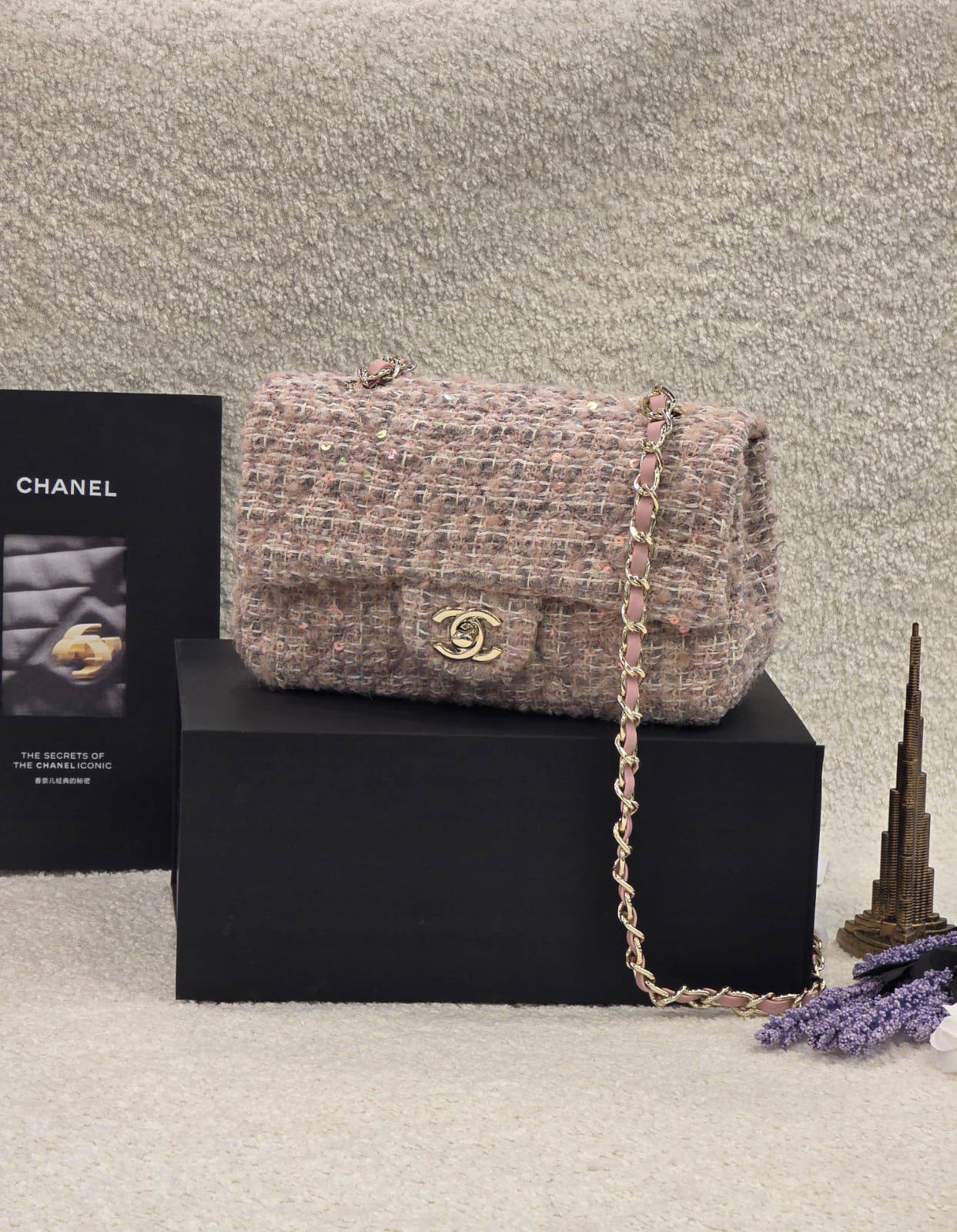 YSL 
Master
         18Cm
230 dhs🌺

Zain131
♥️♥️♥️
Chanel
