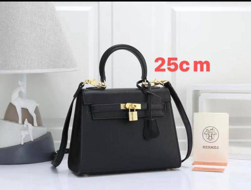 Mix Bag 
Good quality
Hermes
Dior

95 dhs🇦🇪🇦🇪

With box 📦 

Zain70 
♥️♥️♥️