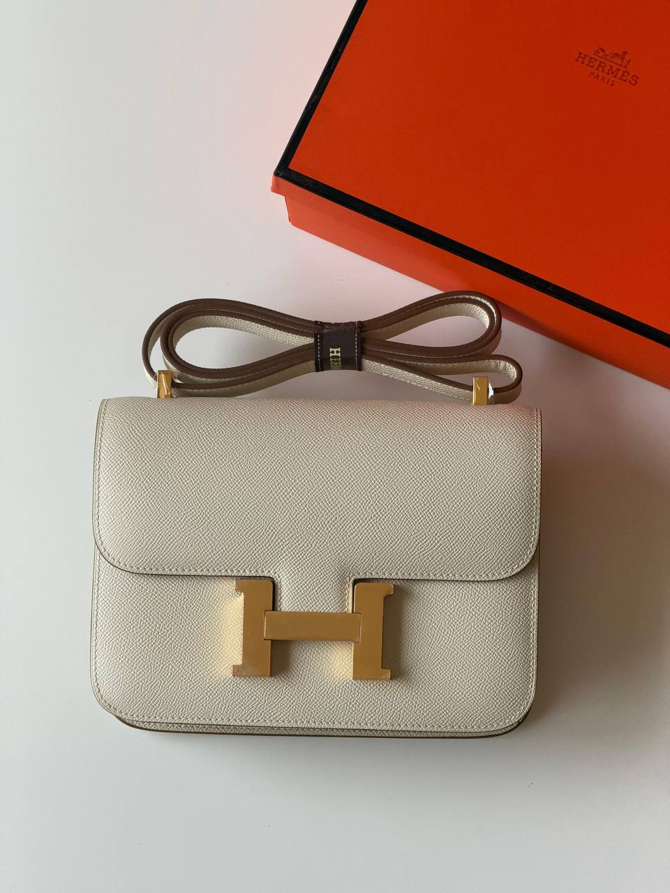 Hermes
constance 23cm superMaster quality ✅with box📦
510 dhs✅

Zain51
♥️♥️♥️
