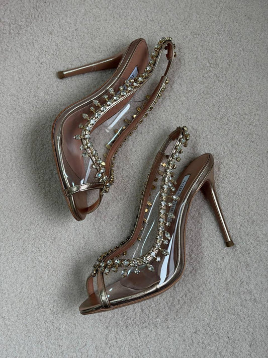 Aquazzura
𝑨𝑨𝑨 𝑸𝑼𝑨𝑳𝑰𝑻𝒀
𝑺𝑰𝒁𝑬 {36 𝒕𝒐 41}
450 dhs✅

Zain81
♥️♥️♥️