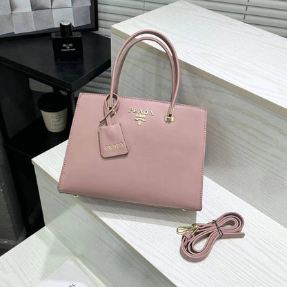 PRADA

best quality 
without box

95 dhs🇦🇪🇦🇪

size 27CM
Zain290
♥️♥️♥️