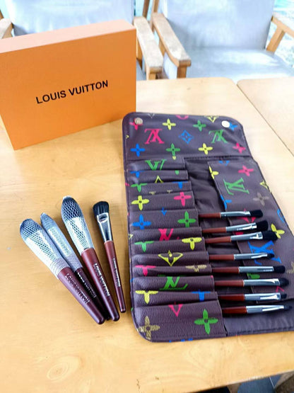 Makeup Brush
70 dhs🌺

Zain216
♥️♥️♥️