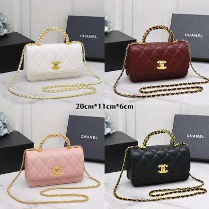 CHANEL 

GOOD QUALITY 

WITH BOX 
🎁🎁🎁

110 dhs✅
SIZE : 20 cm

Zain39
♥️♥️♥️