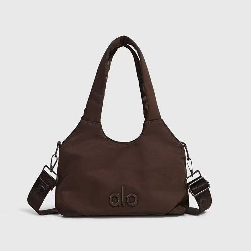 Alo 
70 dhs✅
size 24×10×14cm

Zain42
♥️♥️♥️