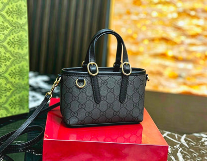 GUCCI 
 HIGH QUALITY 
MINI SIZE 
WITH BOX 
110 dhs💓

Zain17
♥️♥️♥️