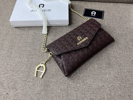 Aigner
85 dhs💓
with box
size 20cm

Zain28
♥️♥️♥️