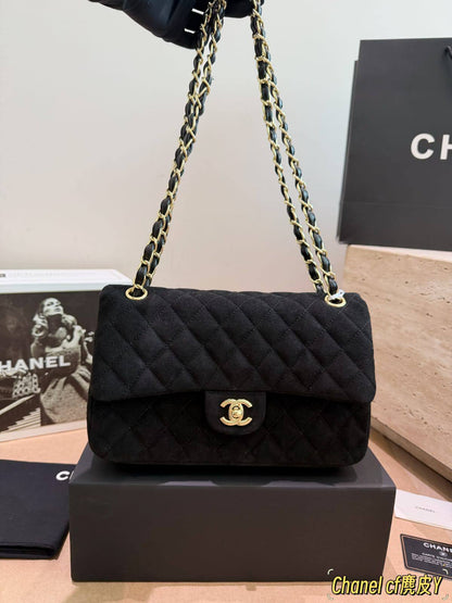 Chanel

25cm

340 dhs🇦🇪🇦🇪

Zain10
♥️♥️♥️