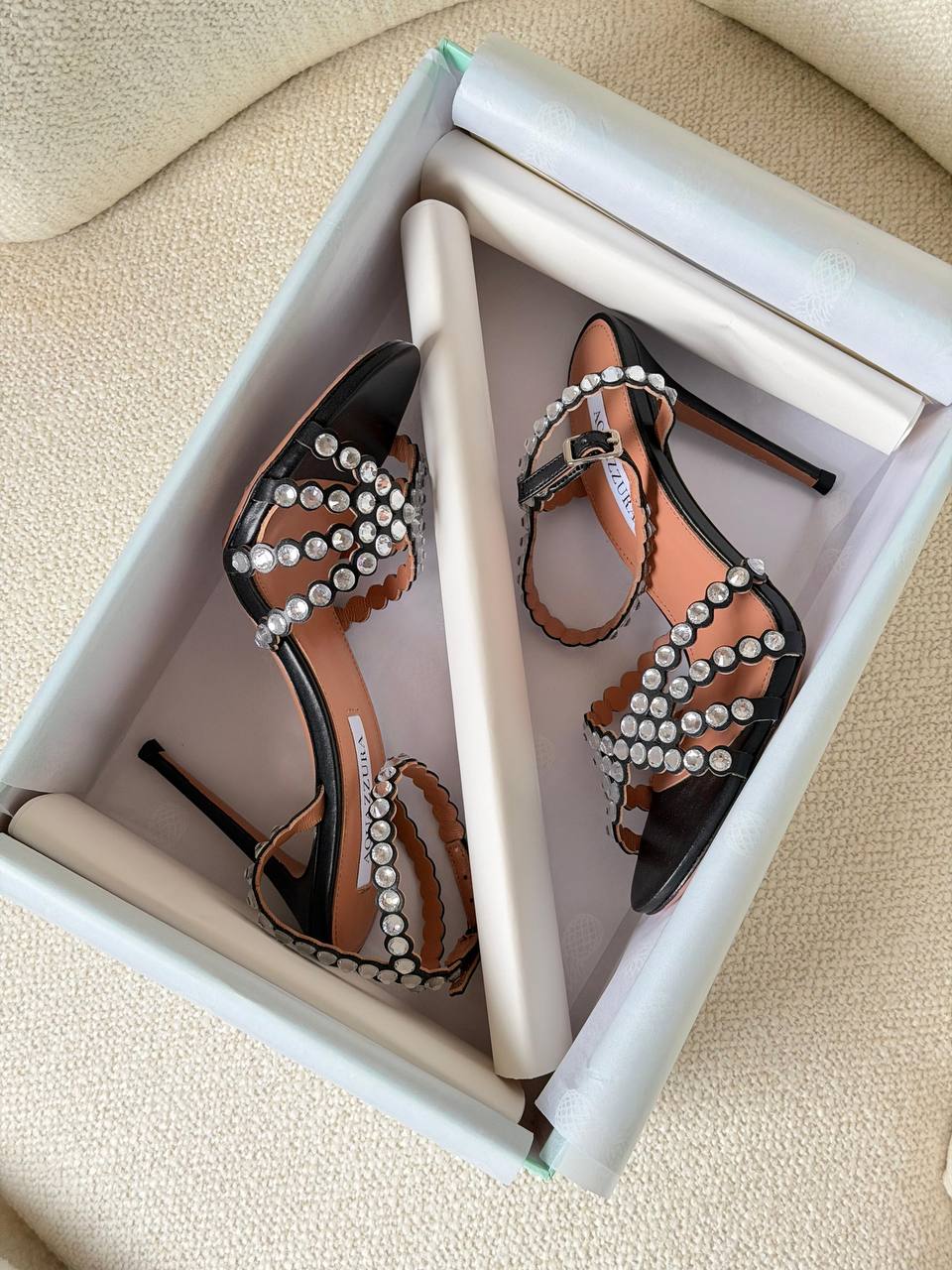 Aquazzura
𝑨𝑨𝑨 𝑸𝑼𝑨𝑳𝑰𝑻𝒀
𝑺𝑰𝒁𝑬 {36 𝒕𝒐 41}
450 dhs✅

Zain81
♥️♥️♥️