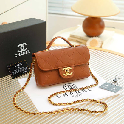 CHANEL

 GOOD QUALITY 

WITH BOX 
🎁🎁🎁

100 dhs✅

Zain39
♥️♥️♥️