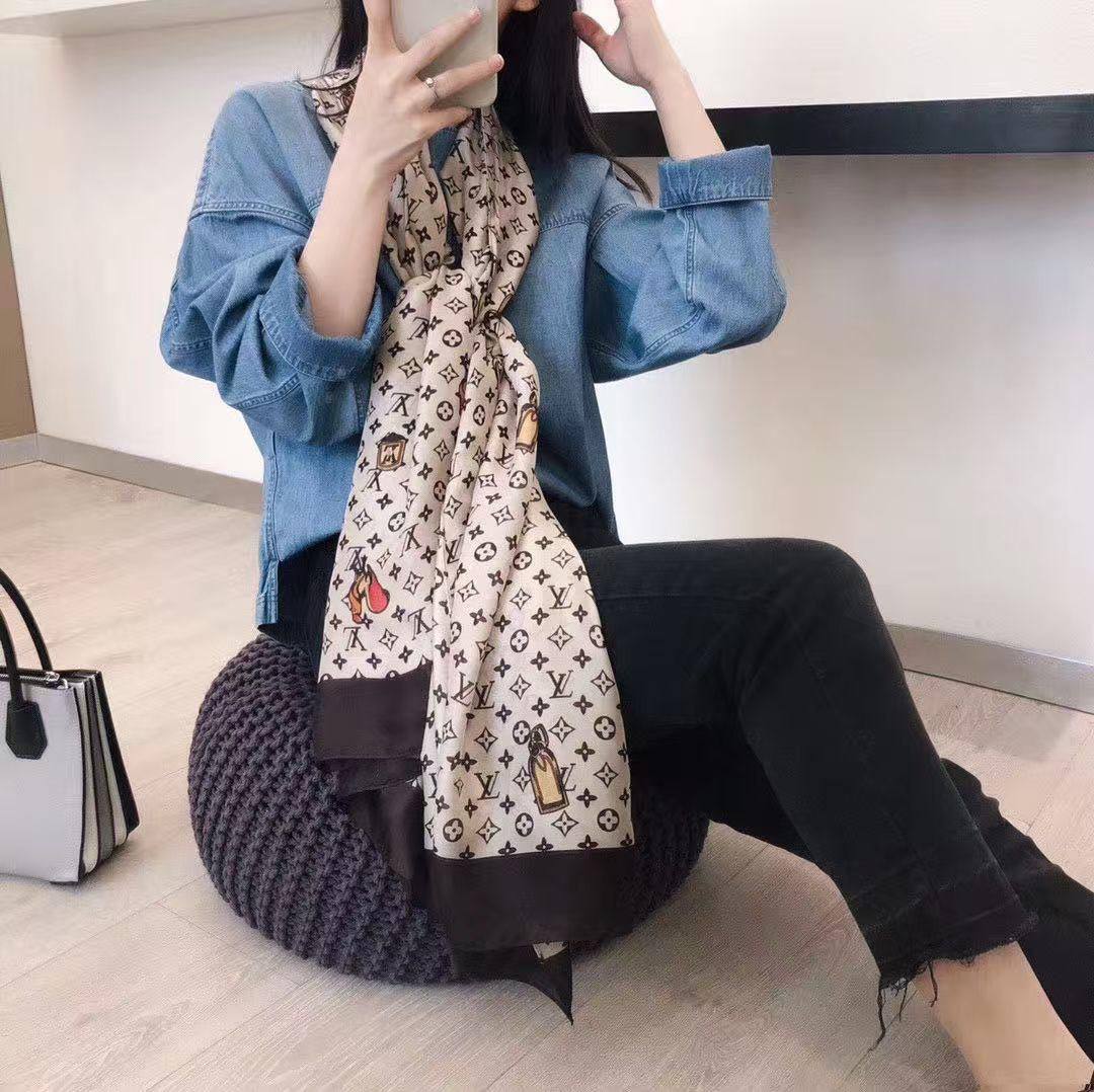 Silk scarf 
40 dhs❣️

Zain93
♥️♥️♥️