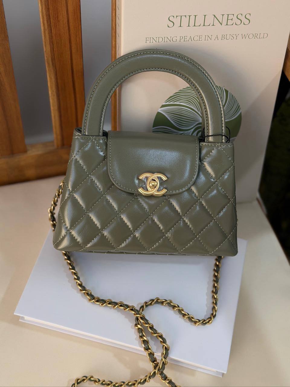 CHANEL 💫
Super Master Quality ⚡️
Original Packing 🎁
Size 19Cm📏

For Price 👇 WhatsApp✅
0568585901 
0507557372
0552275751 Owner Zain 👌

Zain321
♥️♥️♥️
