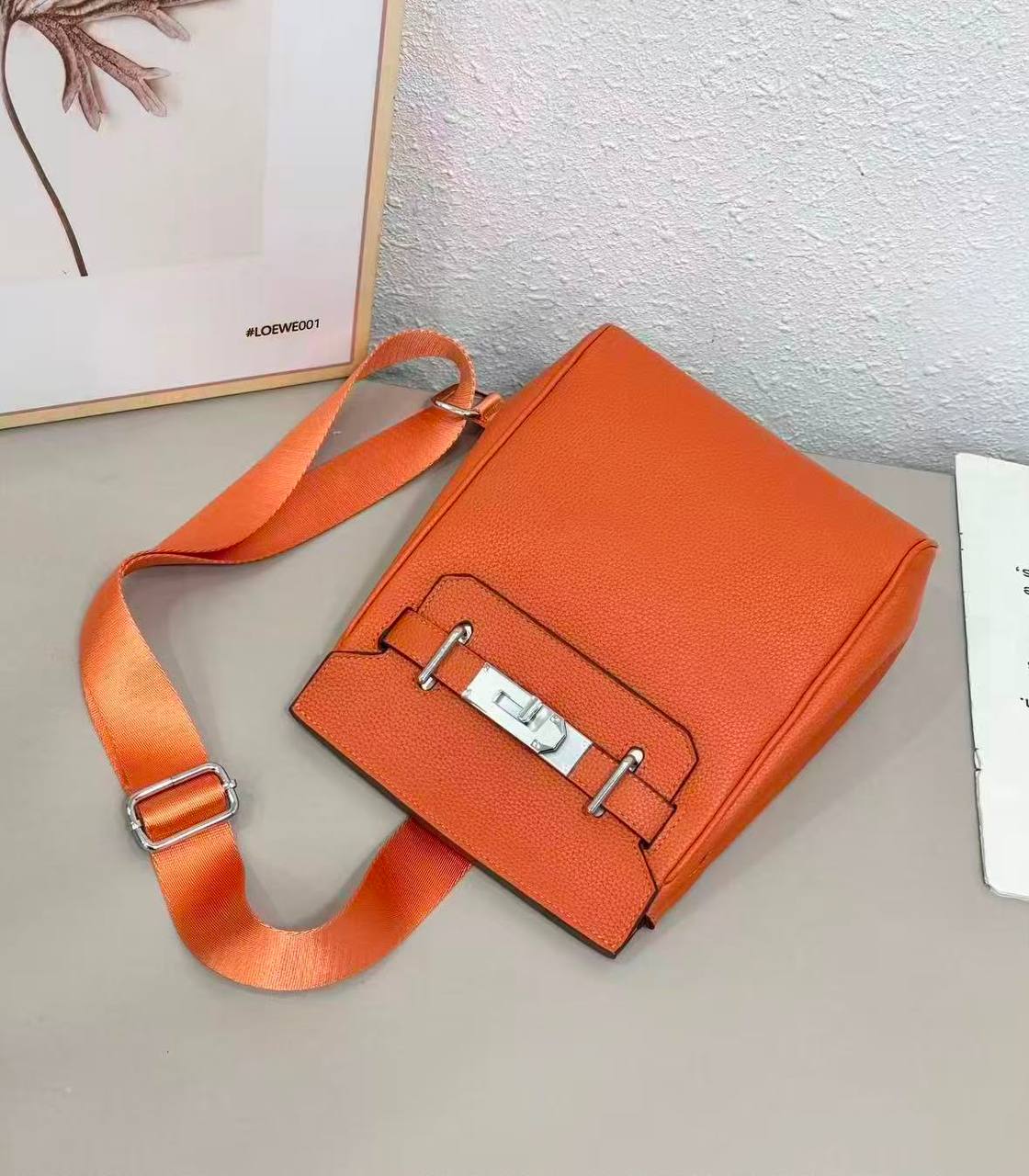 HERMES 

NEW DESIGN 

GOOD QUALITY 

WITH BOX 

110 DHS🇦🇪🇦🇪🇦🇪
Zain295
♥️♥️♥️