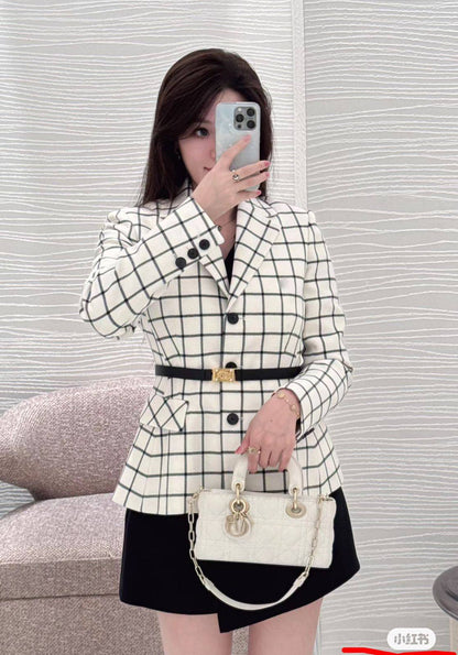 Dior
💞*master quality*💞
💞*Free size*💞
290 dhs🪙🌨️

Zain164
♥️♥️♥️