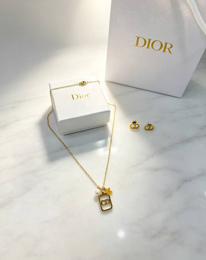 *Stainless steel 😍*
Necklace ❤️‍🔥
Earring 🦋
Non tarnish 💯
With same boxes 🗃️ 
And paper bag 🛍️
40 dhs🇦🇪🇦🇪

Zain216
♥️♥️♥️