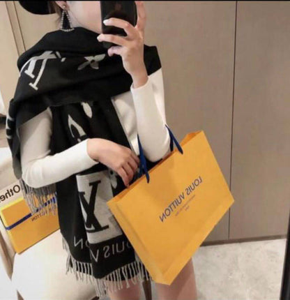 Winter scarf 
45 dhs🪙🌨️

Zain93
♥️♥️♥️