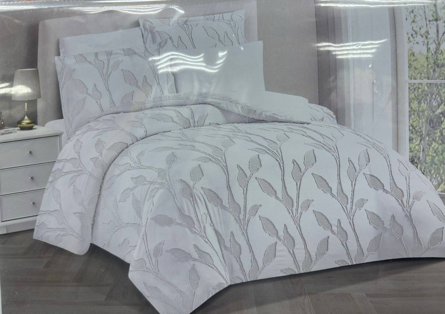 New collection 💥💥💥
Normal 
Embroidered 
Comfort set 
King size comfort 6pcs set 
140 dhs❣️

Zain99
♥️♥️♥️