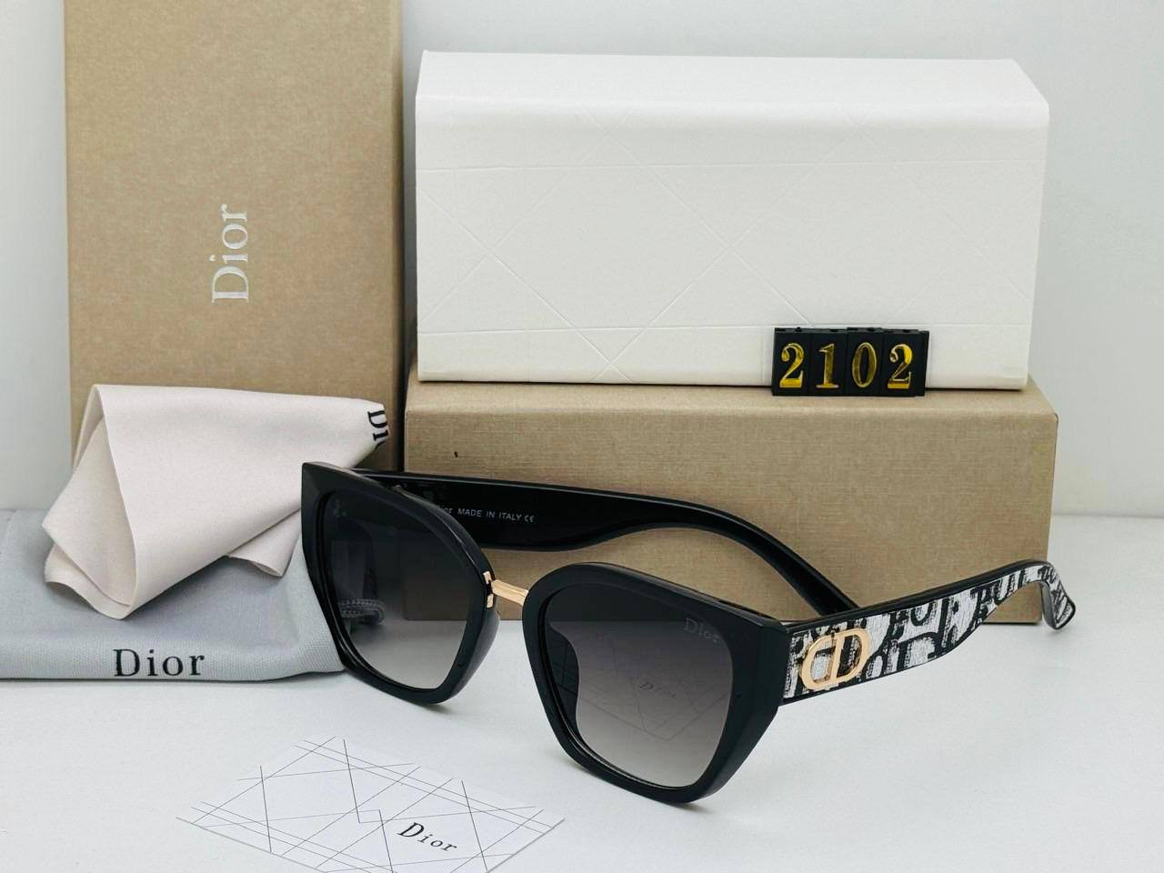 Ladies
60 dhs💓

Zain29
♥️♥️♥️